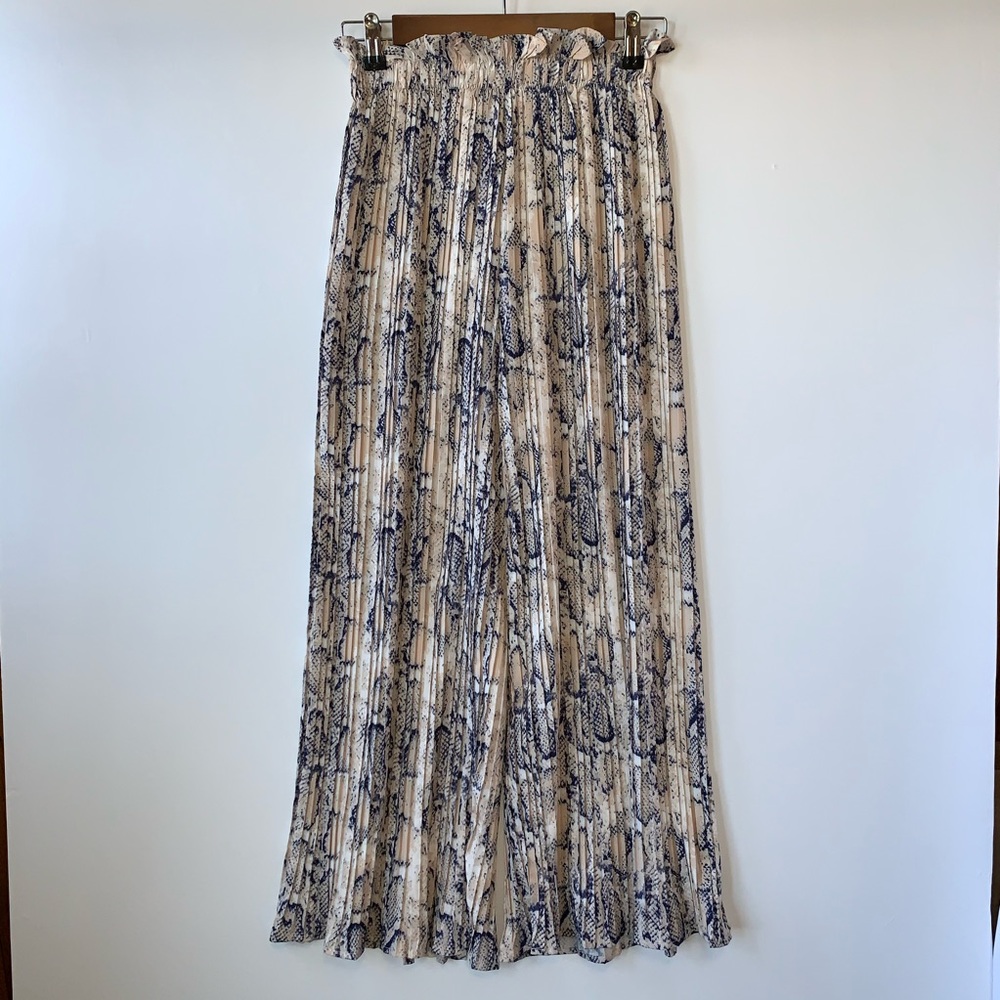 High Waisted Snake Print Pants - Picture 2 of 6